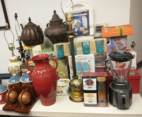 Highlighting Reinforcement of Healthy Behaviors - a Special Dialysis Christmas Shop items