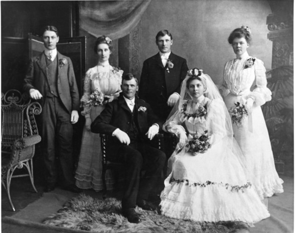 An old photosof a bride and bridesmaids 