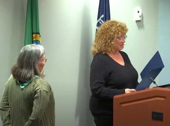 Mayor Nancy Backus and Acting Deputy Mayor Yolanda Trout-Manuel at the city council meeting