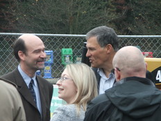 Then-Sen. Jay Inslee speaking with CT employees
