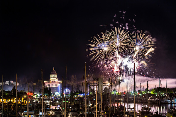 Fireworks bursting over the state Capitol building at Lakefair, 2018