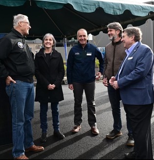 Gov Inslee routing community solar east project in Camas