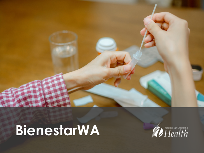 Una mujer se hace una prueba de COVID-19 de venta libre.