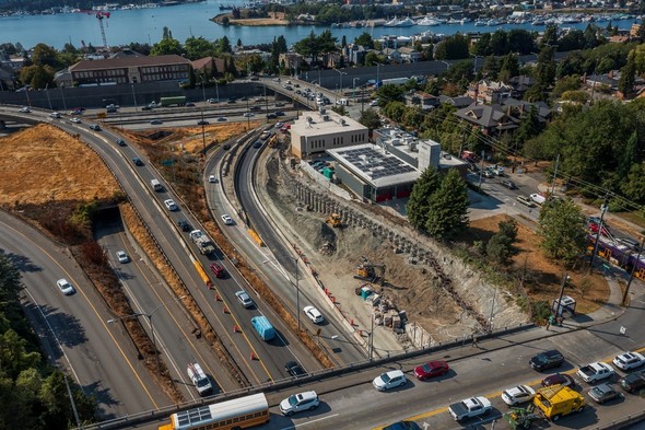 Looking west, this photo shows the new, realigned off-ramp from westbound SR 520 to East Roanoke Street.