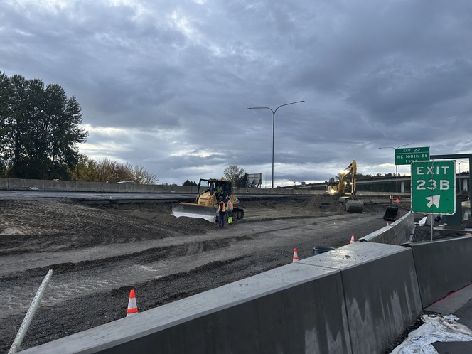 Crews work on reconstructing the pavement on southbound I-405 near SR 522 during a full weekend closure Oct. 9-12, 2026.