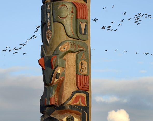 Image of totem carving. 