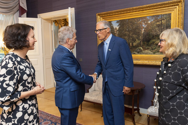 Gov. Jay Inslee and President Sauli Niinistö shake hands during the governor’s visit to Finland in September of 2022.