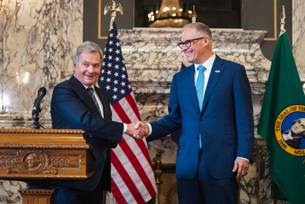 Finnish President Sauli Niinist? and Gov. Jay Inslee shake hands to conclude a joint media availability on March 6. 