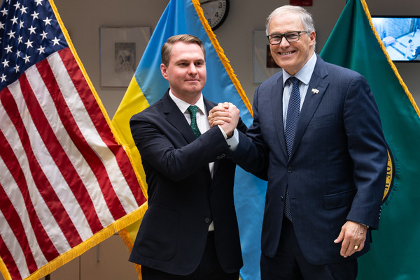 Gov. Jay Inslee and Kyiv Oblast Head Ruslan Kravchenko