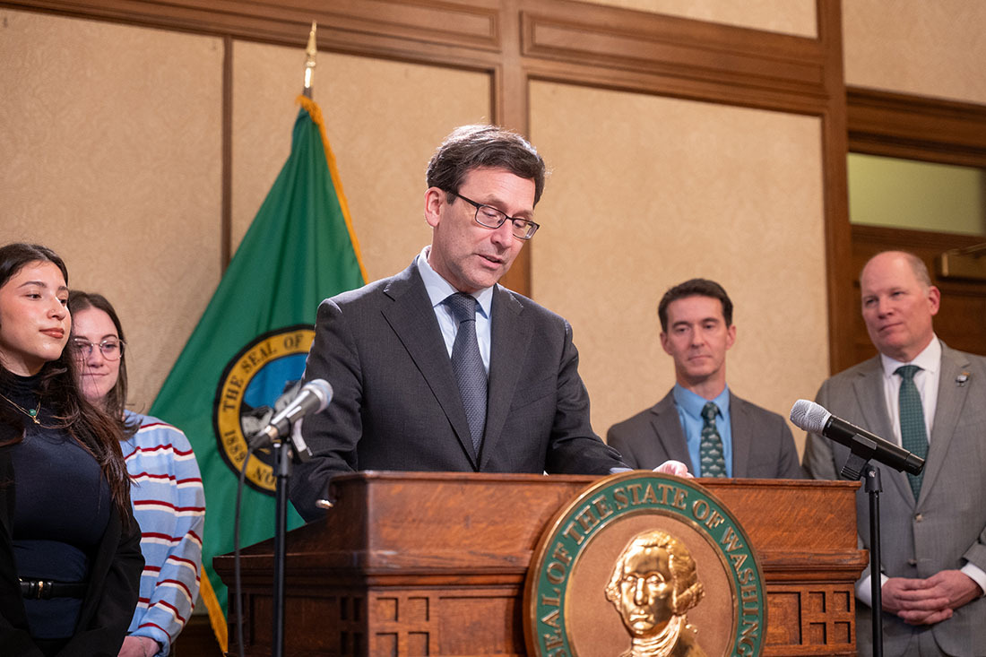 SB 6084 bill signing