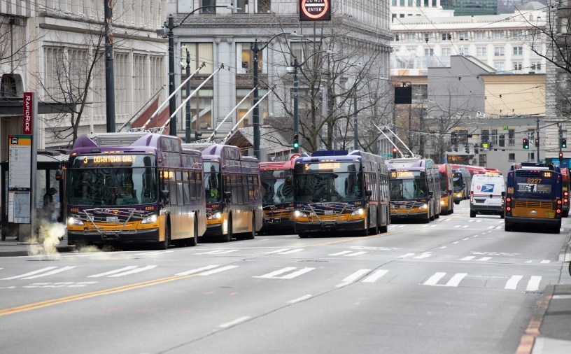 buses on third ave