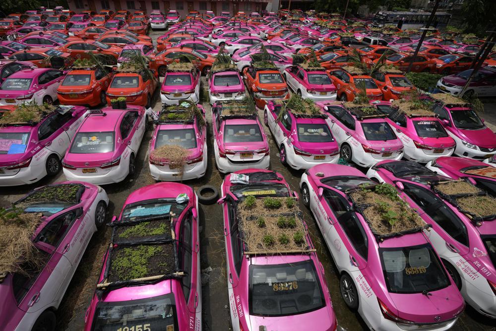 Thai Taxis - AP Photo/Sakchai Lalit