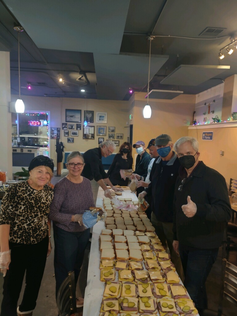 sandwich volunteers