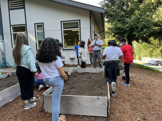 Stuart Vazquez of Eco-Lógica teaches a natural garden class at Woodbridge Apartments in Burien.