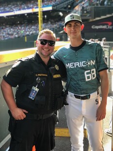 Deputy with Mariners pitcher