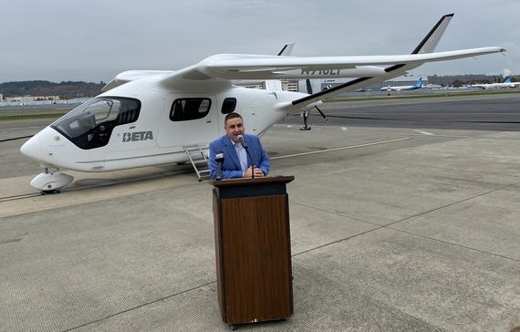 Dave Decoteau speaks at BETA electric aircraft event
