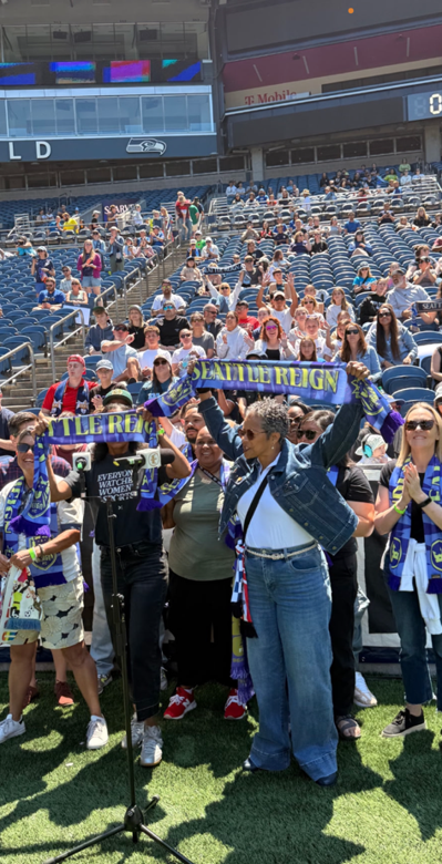 CM Lewis repping Seattle Reign