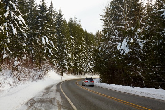 Driving in the snow - north cascades - WSDOT