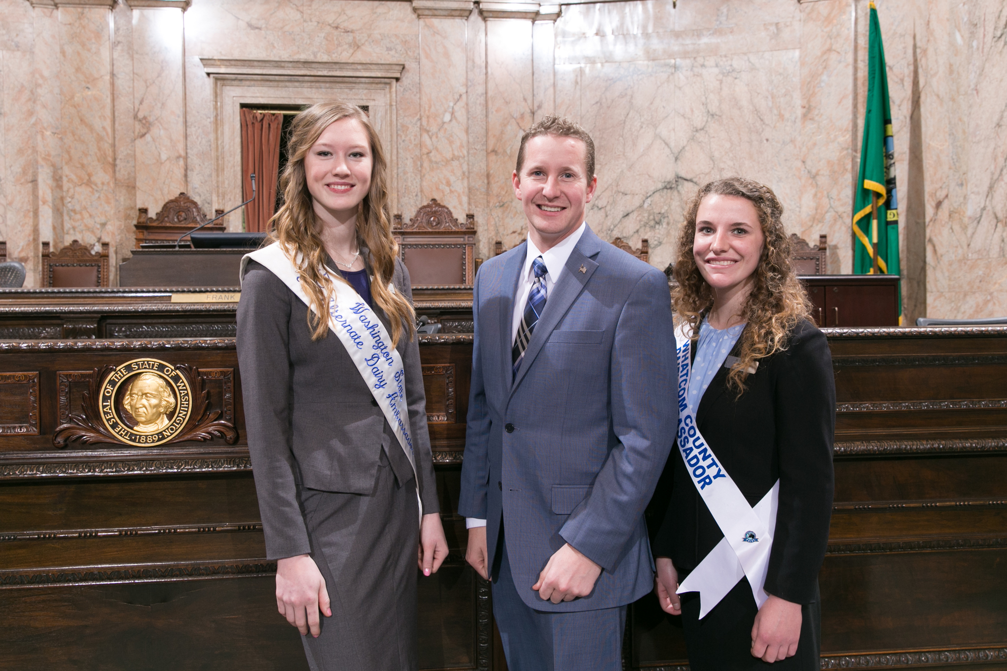 Rep. Vincent Buys with 2016-17 Washington State Dairy Ambassadors