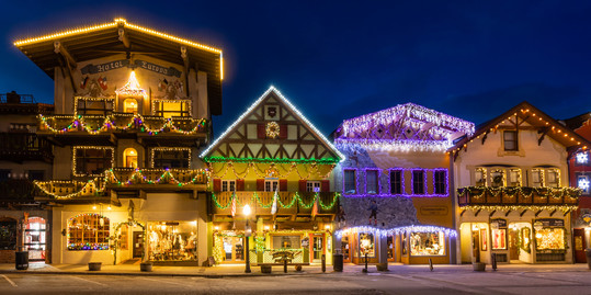 Downtown Leavenworth lights