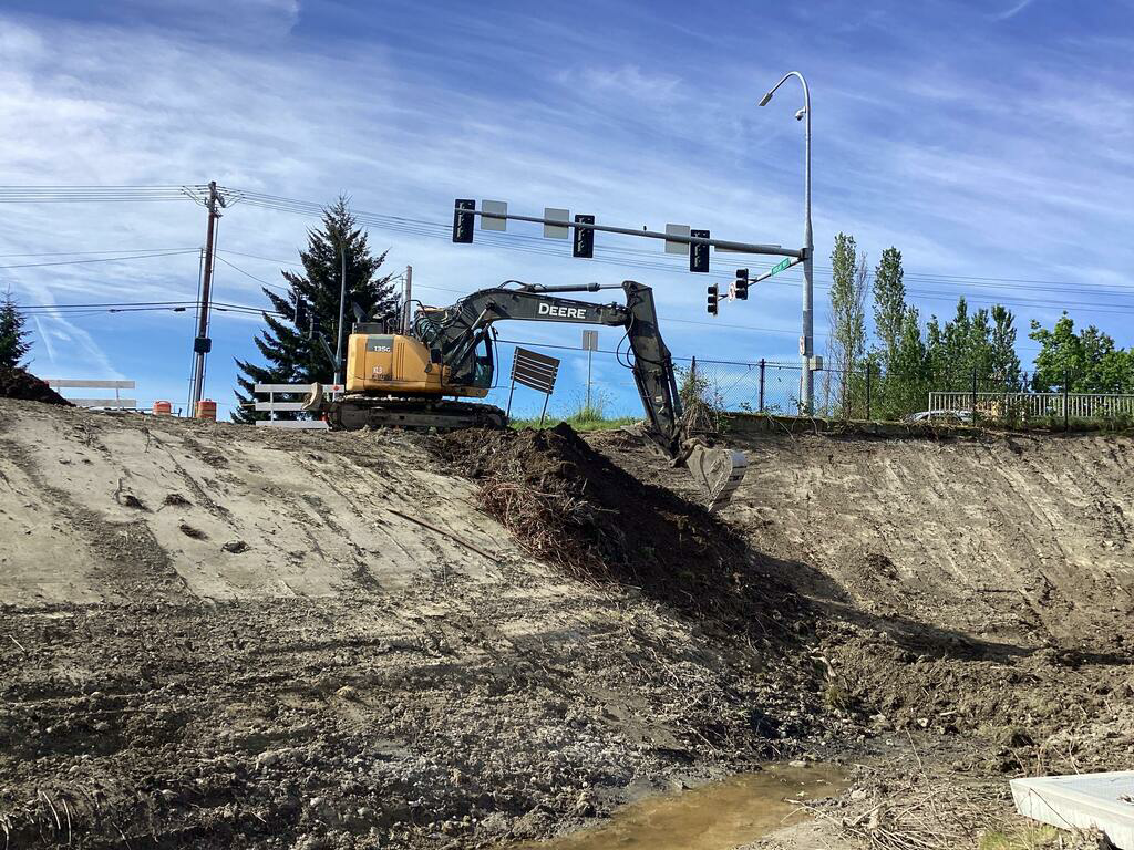 Pier 1 excavation between I-5 and 196th St SW