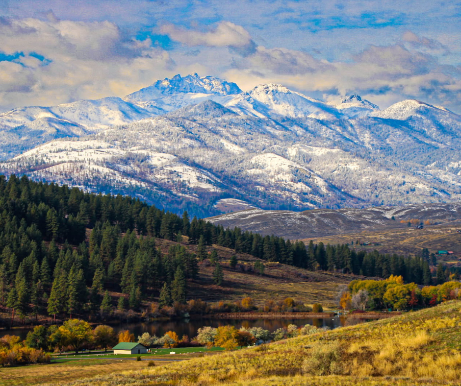 Beautiful view overlooking Pearrygin Lake State Park with mountains in the background