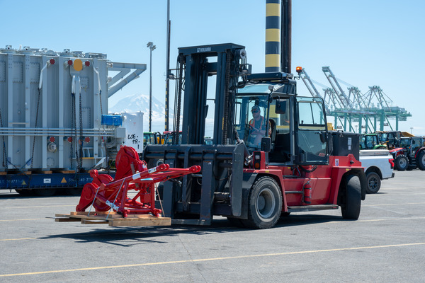 EB1 electric forklift