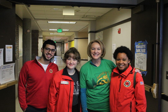 Mayor Durkan poses for a photo with City Year volunteers 
