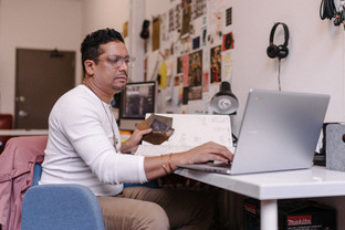 Man using a computer