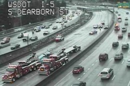 Hazmat fuel leak on SB I-5 Express Lanes