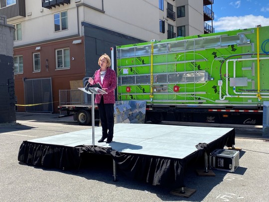 Mayor Durkan speaks at the apartment building ground-breaking 