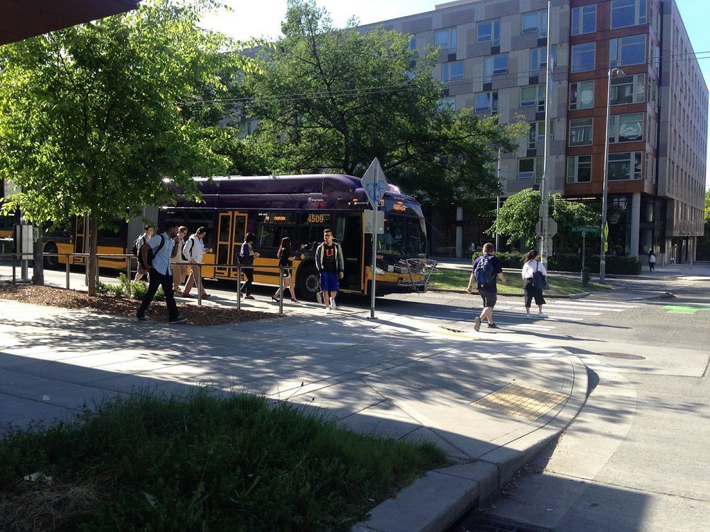 A King County Metro Bus at NE Campus Parkway and 12th Ave NE in 2016