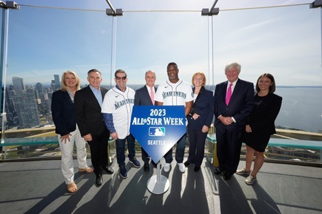 Mayor Durkan and other leaders pose for a photo at the MLB All-Star Game post