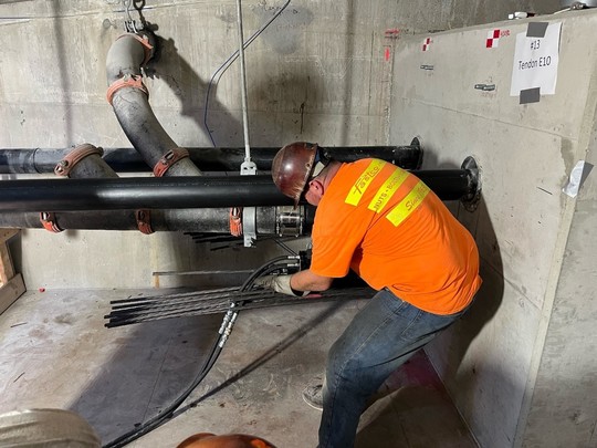 Hydraulic equipment image