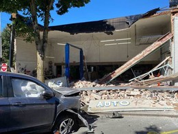 Car into building near that 7300 block of Roosevelt Way NE