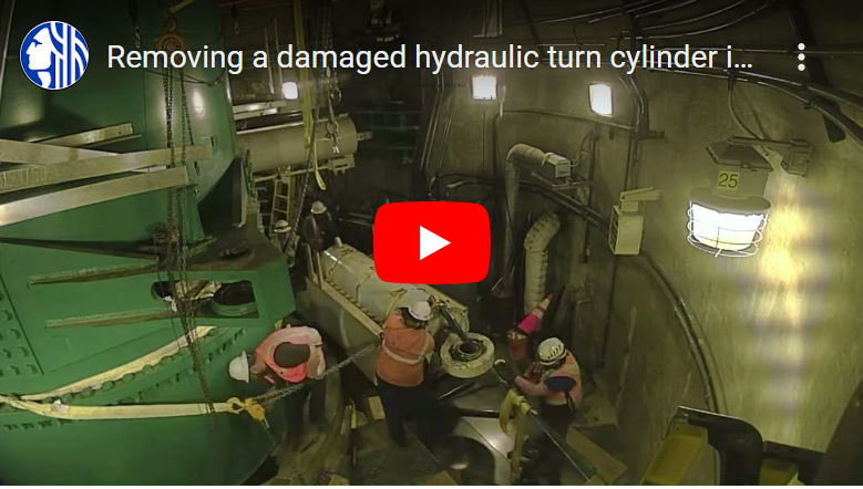 Timelapse video of crews removing the hydraulic turn cylinder on Jan. 8. Video credit: SDOT.