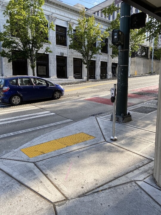 Accessible Pedestrian Signal at University Way NE & NE 45th St