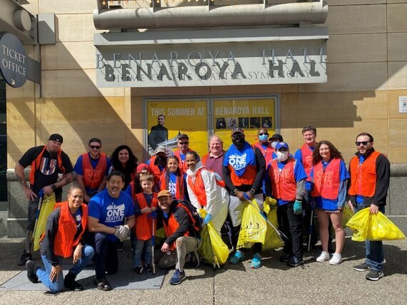 Mayor Harrell with volunteers at the 2022 Day of Service