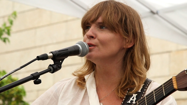 Singer Courtney Andrews