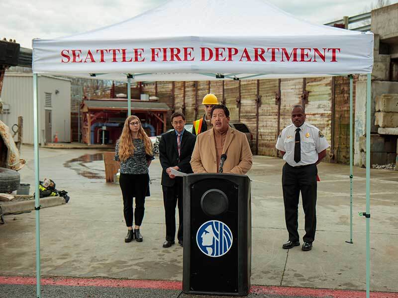 Mayor Bruce Harrell introduces battery ban at press conference