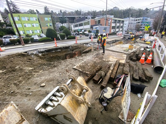 Crews replacing stormwater lines on Eastlake Ave E.