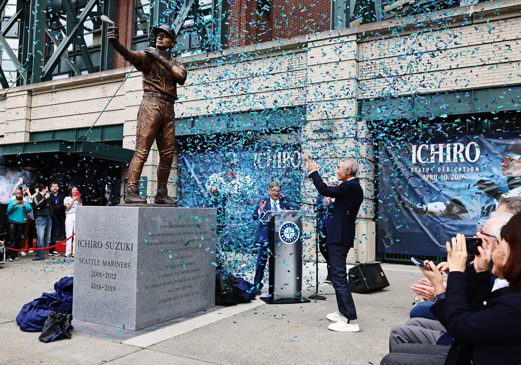 Ichiro Suzuki at his statue unveiling ceremony