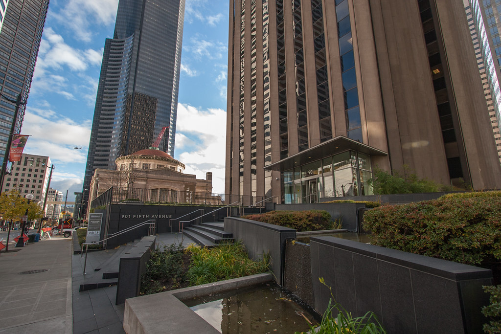 The exterior view of an entrance to the 901 5th Ave building in downtown Seattle