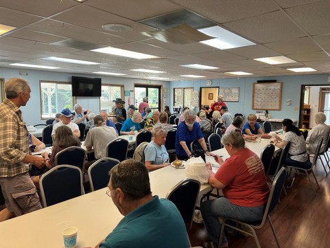 Photo of tables with people eating at Lake Stevens Senior Center