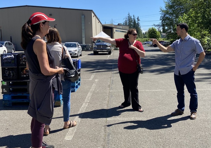 CM Mead tours Hope Creek Food Bank