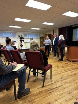 Councilmember Mead Answers Questions at the Clearview Town Hall