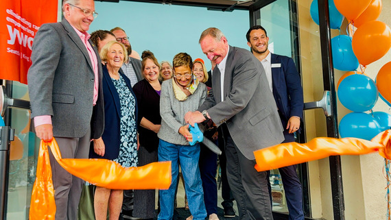 Ribbon cutting for Edmonds New Start Center