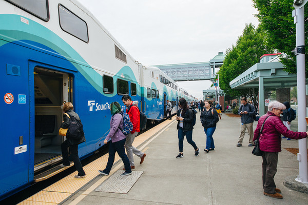Photo of passengers boarding the sounder train at Auburn Station