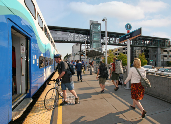 photo of passengers at Kent Station platform