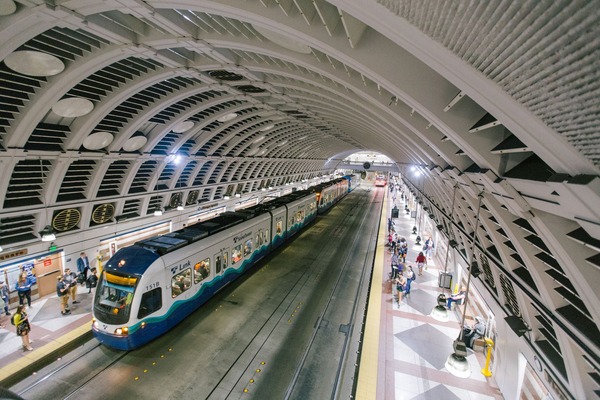photo of Link Light Rail arriving at Pioneer Square Station tunnel
